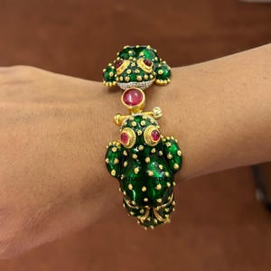 Frosch Figur Armreif Schmuck Natürliche Rose cut Diamant Rubin Grün Emaille Armreif