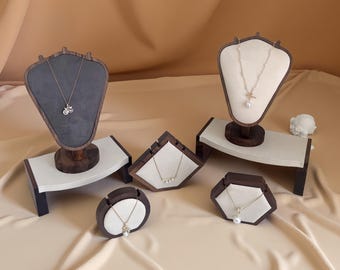 Expositor de joyas de nogal y terciopelo: soporte para collares