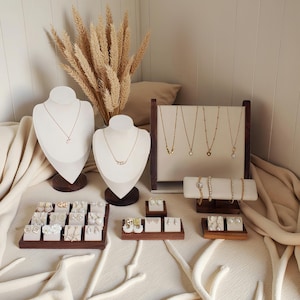 Set espositore per gioielli in noce: porta collane, porta anelli, organizer per orecchini