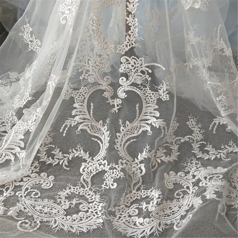 Vintage Floral Lace Fabric for Wedding Dress Bridal Veil Lace Fabric By The Yard High Quality Embroidery Lace Fabric
