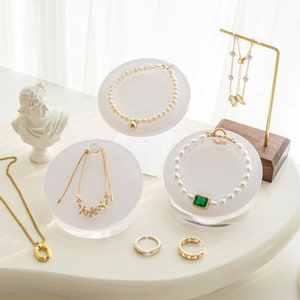 Bracelet Organizer Display Stand, Jewelry Display, Acrylic Glass Display Riser