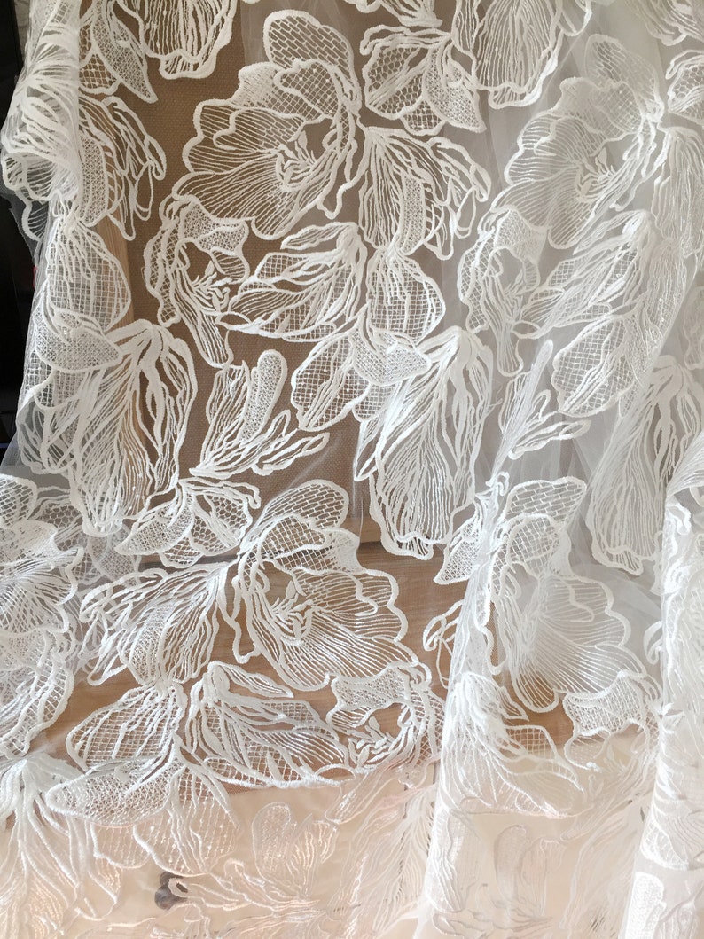 Elegant Floral Bridal Lace Fabric 2019 New Design Embroidery Guipure Lace Fabric PartyProm Embroidery Lace Fabric By The Yard