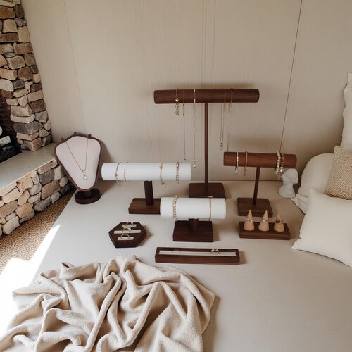 Walnut & Flannel Jewelry Display Bust: Necklace Organizer Stand