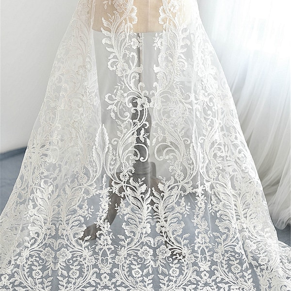Wykwintna suknia ślubna haftowana koronkowa tkanina Vintage ślubna tiulowa sukienka z tkaniny welon ślubny kwiecista koronkowa tkanina przycięta na wymiar