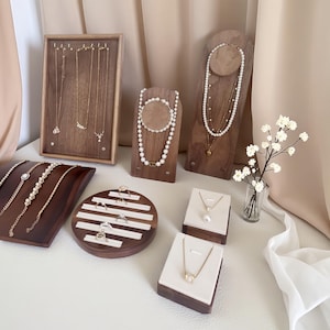 Espositore per gioielli in legno di noce: organizer per collane, anelli e orecchini