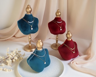 Mannequin Necklace Display Stand: Jewelry Bust Model