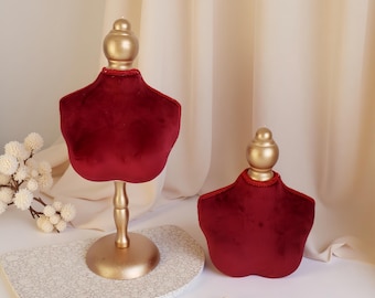 Mannequin Necklace Display Stand: Jewelry Bust Model