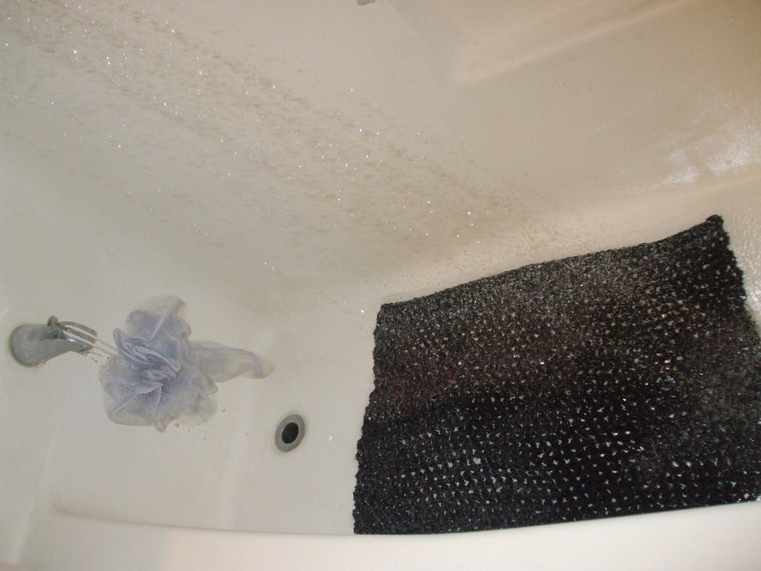 Please Stop Buying Cloth Bath Mats. They're Gross and Weird