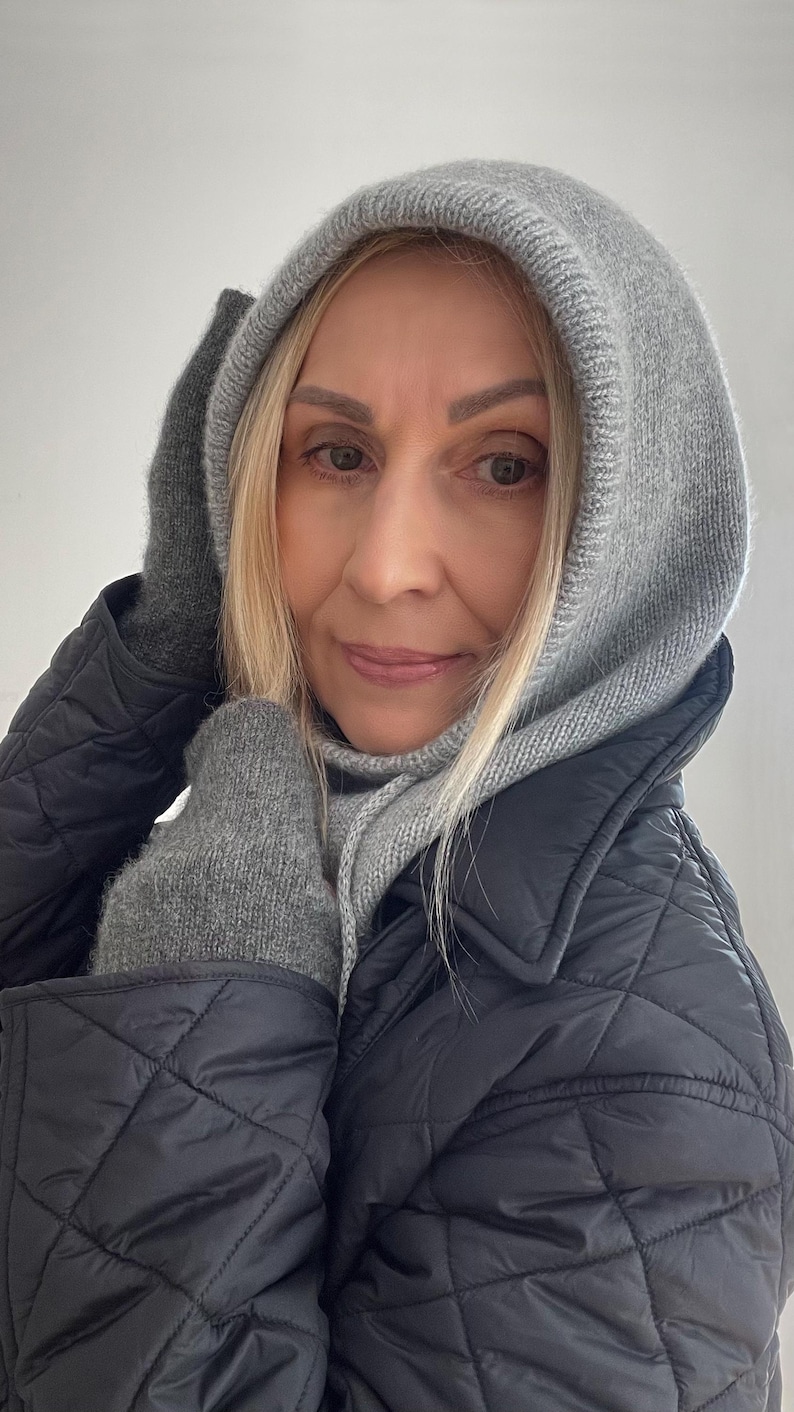 Cozy Cashmere Knit Balaclava – Elegant Hooded Design
