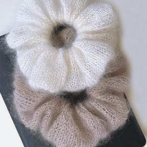 Knitting tutorial result: airy mohair scrunchie