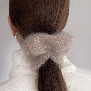 Step-by-step mohair scrunchie tutorial final result