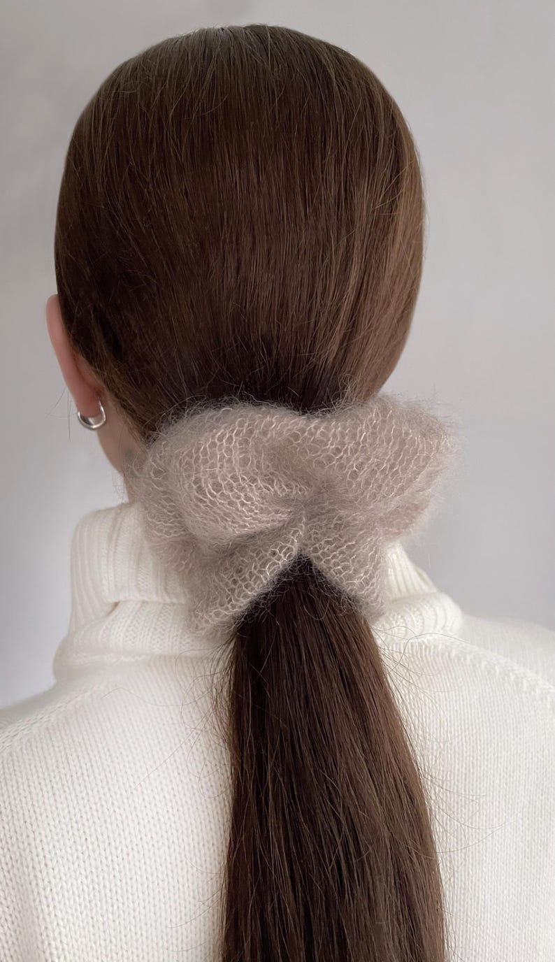 Step-by-step mohair scrunchie tutorial final result