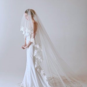 Ivory, Two tier, Corded lace trim, Tulle, Wedding veil