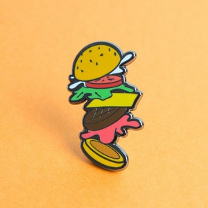 Hamburger Emaille Pin | Revers Brosche für Snacks Brunch, Essen Geschenk Set für Sie, Cheeseburger Fast Food, Accessoire für Schürze, Anhänger für Outfit