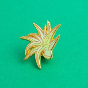 Air Plant Pin Tillandsia Capitata, Lapel Brooch for Flower Lovers and Plant Moms, House Plant, Accessory for Dress or Backpack image 1