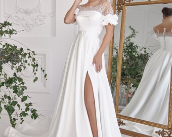 Spectacular wedding dress in boho style Elegant wedding dress Satin wedding dress