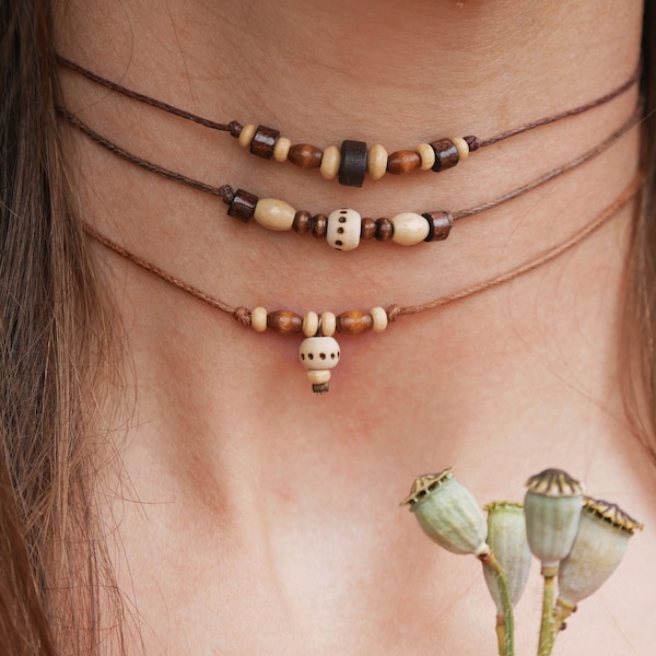 Zarte Halsketten aus kleinen Holzperlen, braun, Boho, zierliche Choker, kombinierbar
