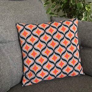 Tapestry Cushion Kit, Needlepoint Kit / Pillow Kit with Appletons Wool including Cotswold Velvet Backing 14" Bargello