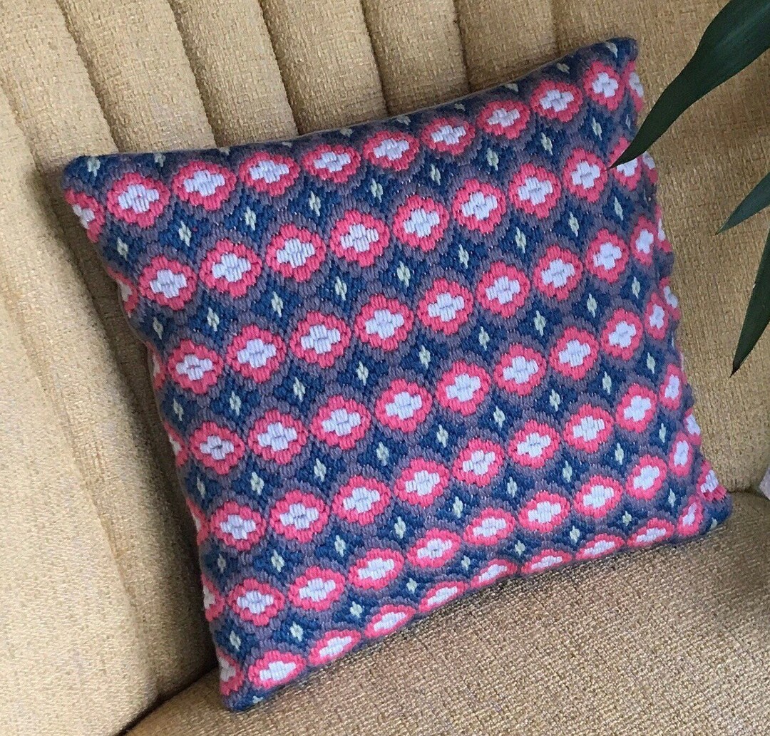 Needlepoint Pillow Kit / Tapestry Cushion Kit / Bargello Kit 12 With