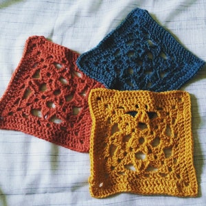 Flower Granny Square Crochet Pattern