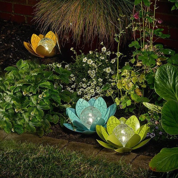 Auraglow Solar Powered Metal Water Lily LED Table Light