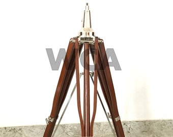 Supporto lampada da terra treppiede in legno decorativo per