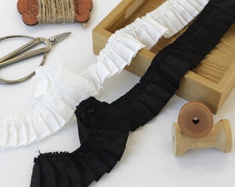 1 Yard PINO Cotton Pleat Lace Trim - Small 2.5cm Wide (Black/White)