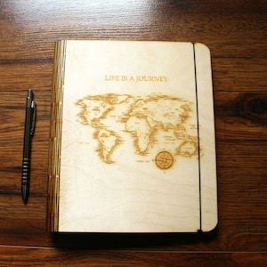Houten Notebook A5 Travel Journal World Map Custom Journal van Wood Diary Travelers Notebook gepersonaliseerde dagboek Hout Wereldkaart Reiscadeau
