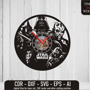 Könnte beinhalten: Schwarz-weiße Vinyl-Plattenuhr mit Star Wars-Charakteren, darunter Darth Vader, Yoda und ein Stormtrooper. Das Zifferblatt der Uhr ist ein kreisförmiger Ausschnitt mit sichtbarem Uhrwerk. Der Text "STAR WARS" ist unter dem Zifferblatt der Uhr gedruckt.