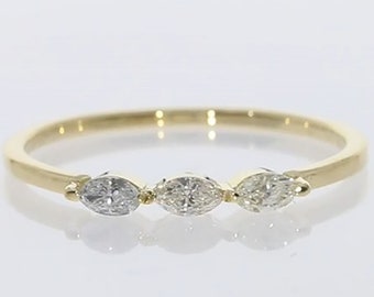 Dainty 14k Gold Diamond Ring – Geometric Wedding Band