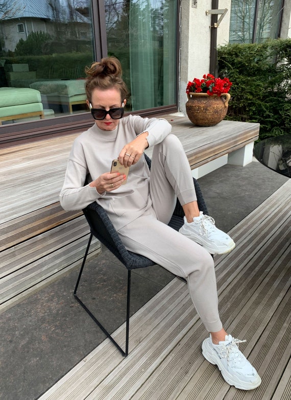 Jogger and sweater shop set