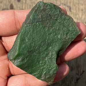 Raw Jade for Jewelry Making | Beautiful Natural Green Jade Rough 72.20g | Healing Jade Crystal & Mineral | Size 67x45x15MM