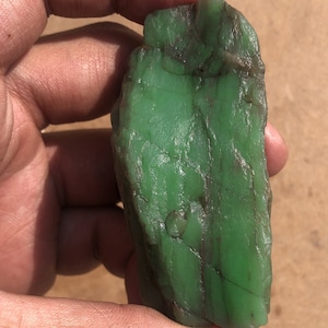 Beautiful Natural Green Jade Rough 136.47g | High-Energy Healing Jade Crystal, Mineral & Feng Shui | Raw Jade for Jewelry, Spiritual Decor