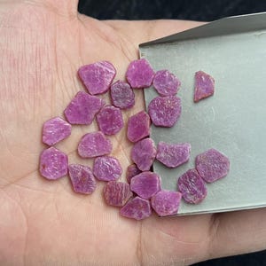 Handgeplukte natuurlijke robijn ruwe partij | Ruwe korundsteen 10-12 mm