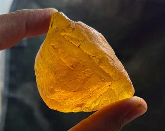 透明琥珀原石｜イエローチャンク（原石）51.2g 67x45x32mm