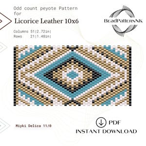 以下が含まれることがあります： 「リコリスレザー」と呼ばれる10x6インチのビーズプロジェクト用のペヨーテステッチビーズパターン。このパターンは、奇数カウントのペヨーテステッチ用で、ミユキデリカ11/0ビーズを使用しています。このパターンは、PDFとしてすぐにダウンロードできます。