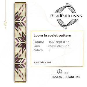 Op de afbeelding: Een weefarmbandpatroon met een geometrisch ontwerp in crème, zwart, goud en paars. Het patroon bevat de tekst "Loom bracelet pattern", en "Columns 15|2 cm|0.8 in", "Rows 85|15 cm|5.9 in", en "colors 5". Het patroon is een directe PDF-download.