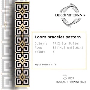 Pode incluir: Um padrão de pulseira de tear com um design geométrico em preto, branco e dourado. O padrão inclui colunas de 2,3 cm e filas de 14,2 cm. O texto diz "Loom bracelet pattern" e "Miyki Delica 11/0".