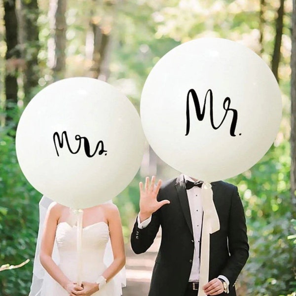 Giant balloon wedding, balloon white, balloon Mr & Mrs, balloon photo shoot, balloon party, party decoration, wedding decoration