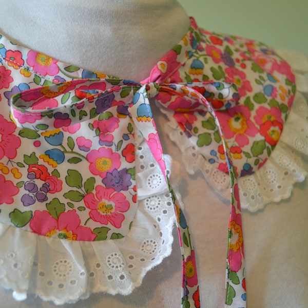 Liberty Betsy Peter pan collar - detachable collar in tana lawn cotton with delicate vintage cotton lace