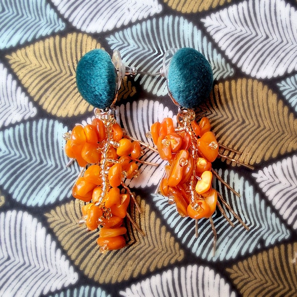 Boucles d'oreilles "Nausicaa", laiton, chips nacre orange, pendentif laiton