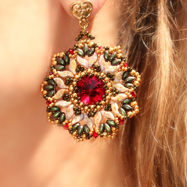 Boucles d'oreilles , rosace, Baroque" Lucrèce" en perles de verre,rocaille, cristal