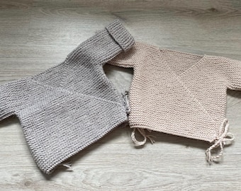 Handgemaakt babyvestje van pure wol, geschikt voor pasgeborenen tot 3 maanden, wikkelmodel.