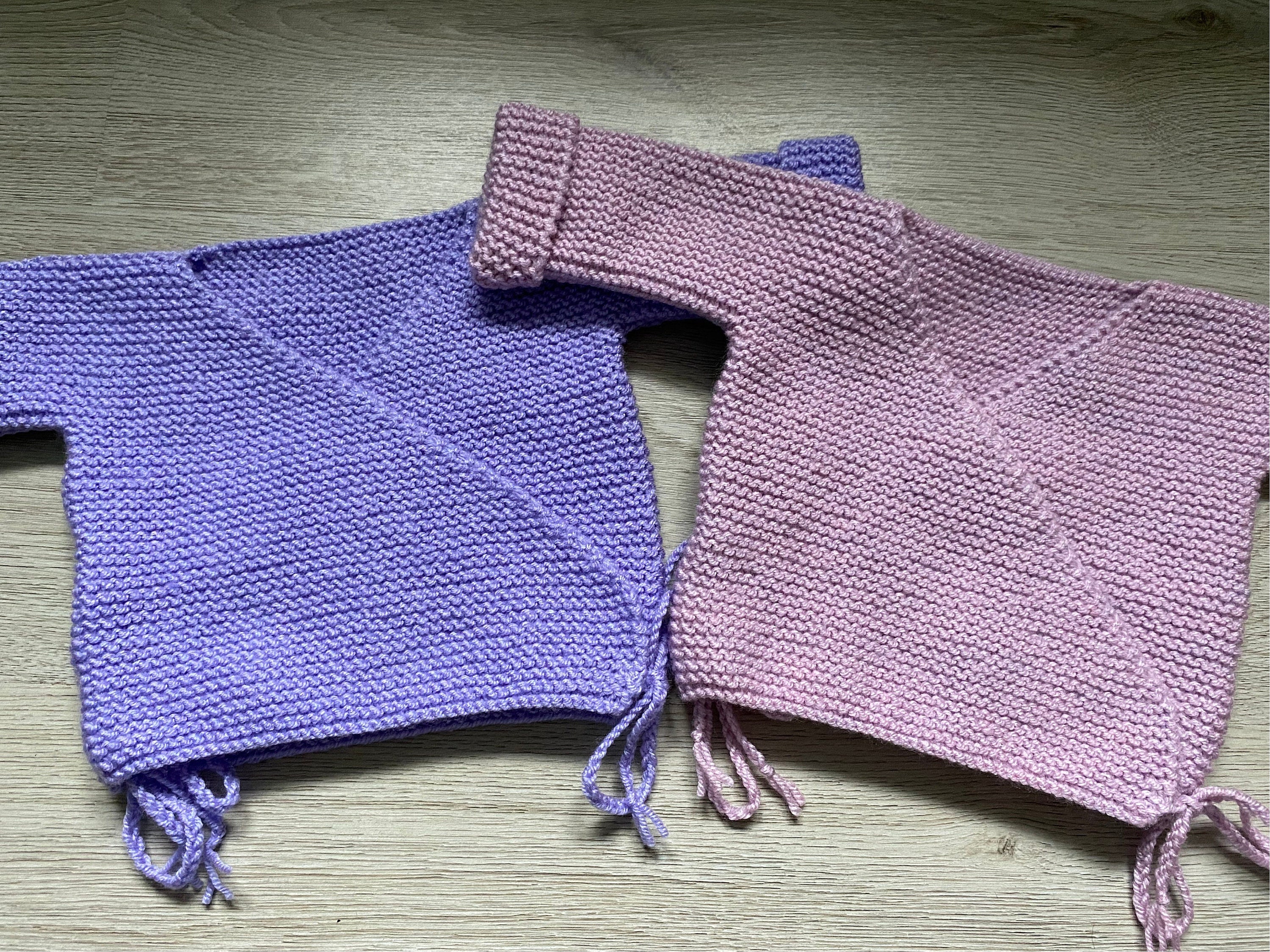 Brassière bébé en laine Acrylique fait mains 0-3 mois toute douce