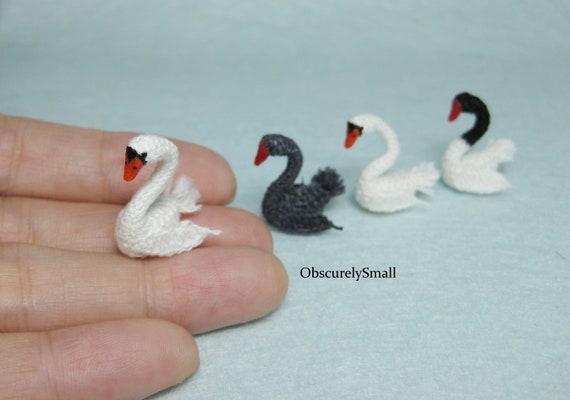 小さなかぎ針編みの白鳥 - 編みぐるみの鳥 - オーダーメイド
