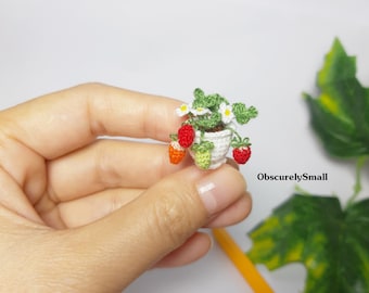 Miniature Crochet Strawberry Plant: Dollhouse Decor