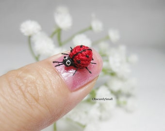Klein gehaakt lieveheersbeestje - miniatuur amigurumi-lieveheersbeestje - op bestelling gemaakt