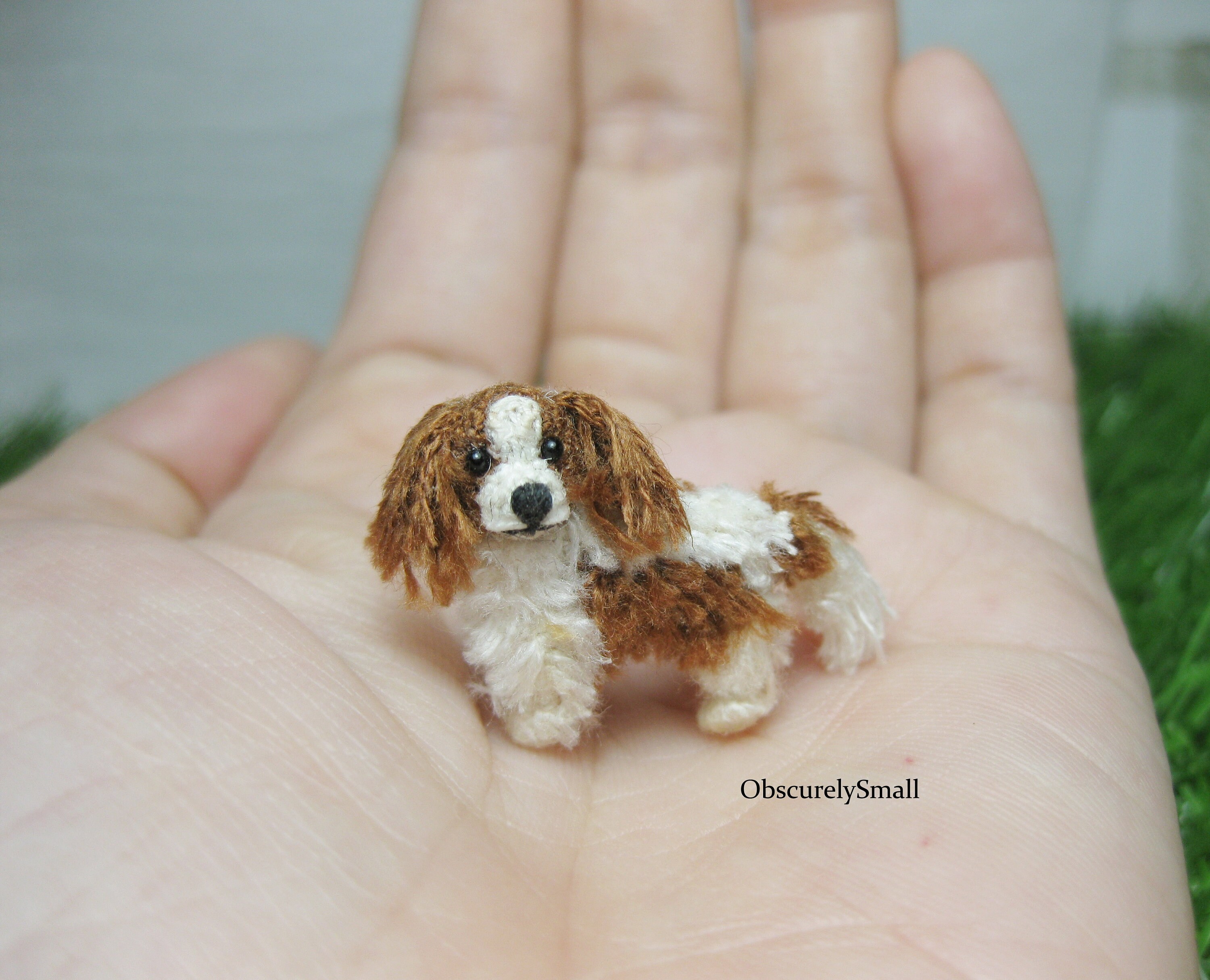 小さなかぎ針編みのブレナム キャバリア キング チャールズ スパニエル