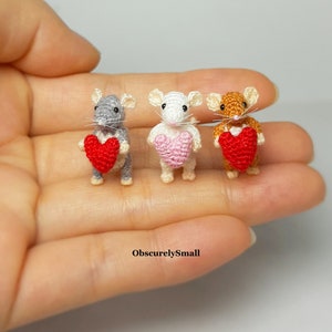 Tiny Crochet Mouse - Amigurumi Mouse - Made to Order