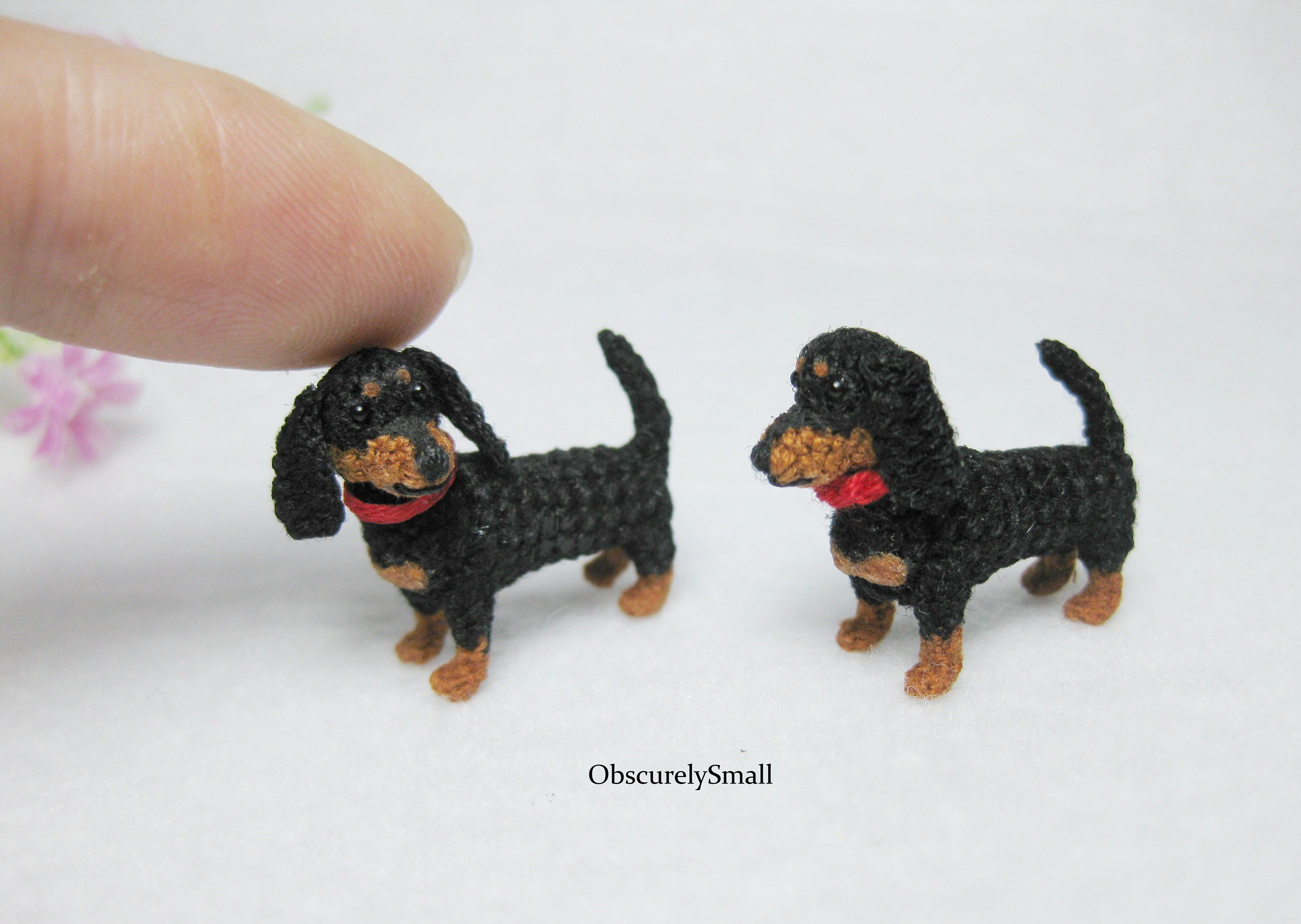 ミニチュアかぎ針編みダックスフント犬 - あみぐるみダックス